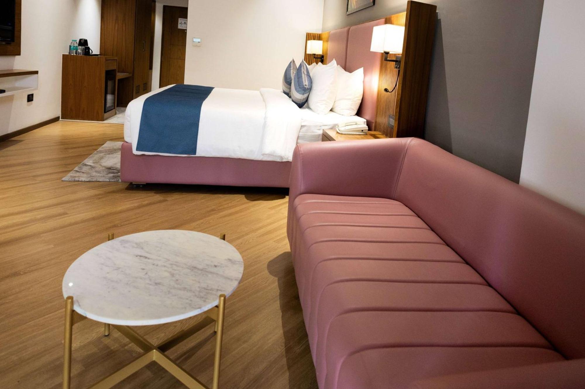 Ramada Encore By Wyndham Viramgam エクステリア 写真
