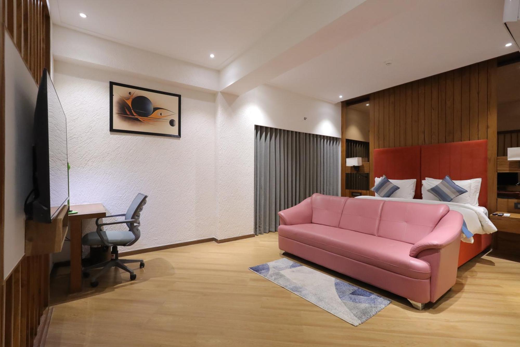 Ramada Encore By Wyndham Viramgam エクステリア 写真