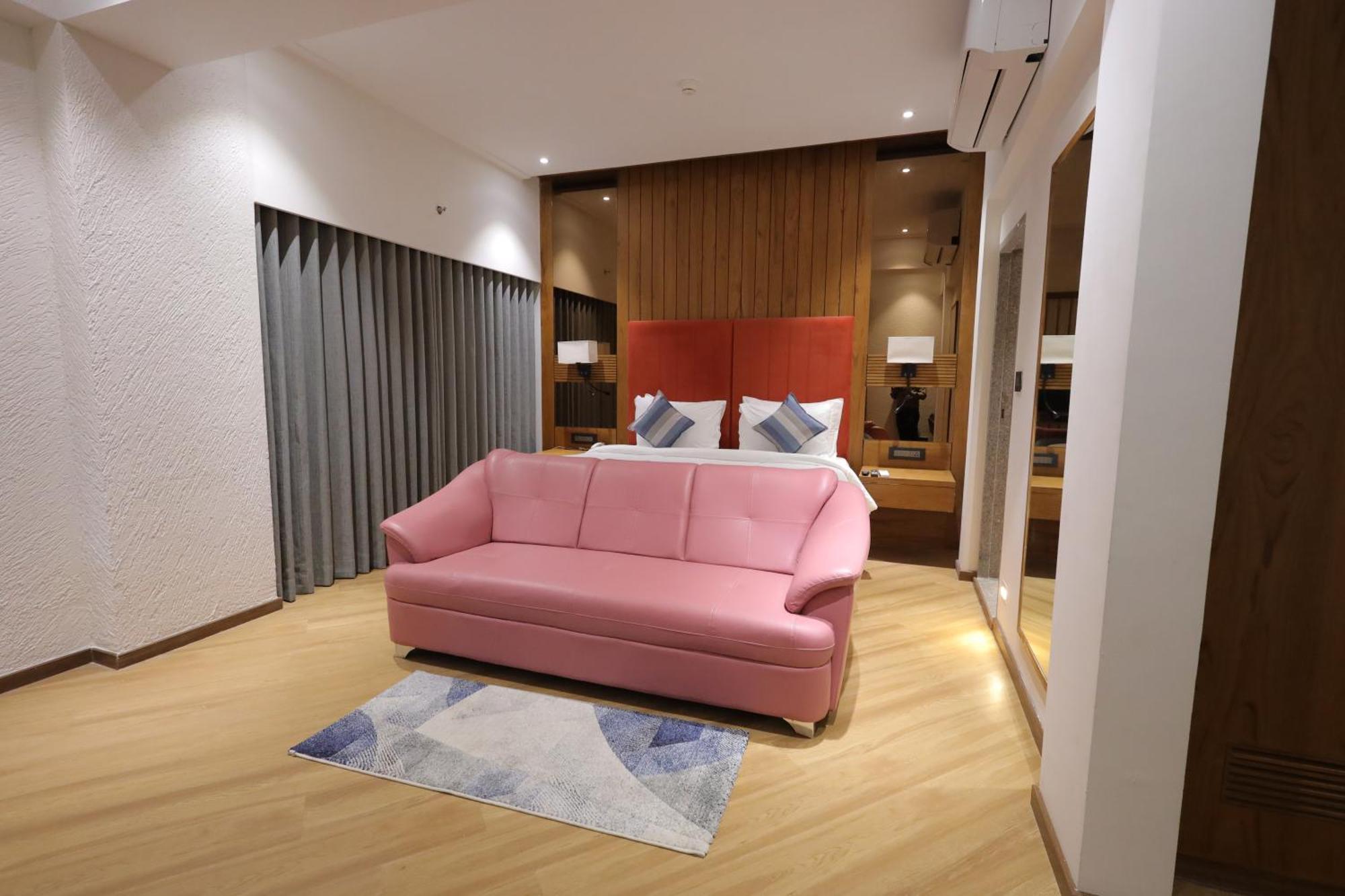 Ramada Encore By Wyndham Viramgam エクステリア 写真