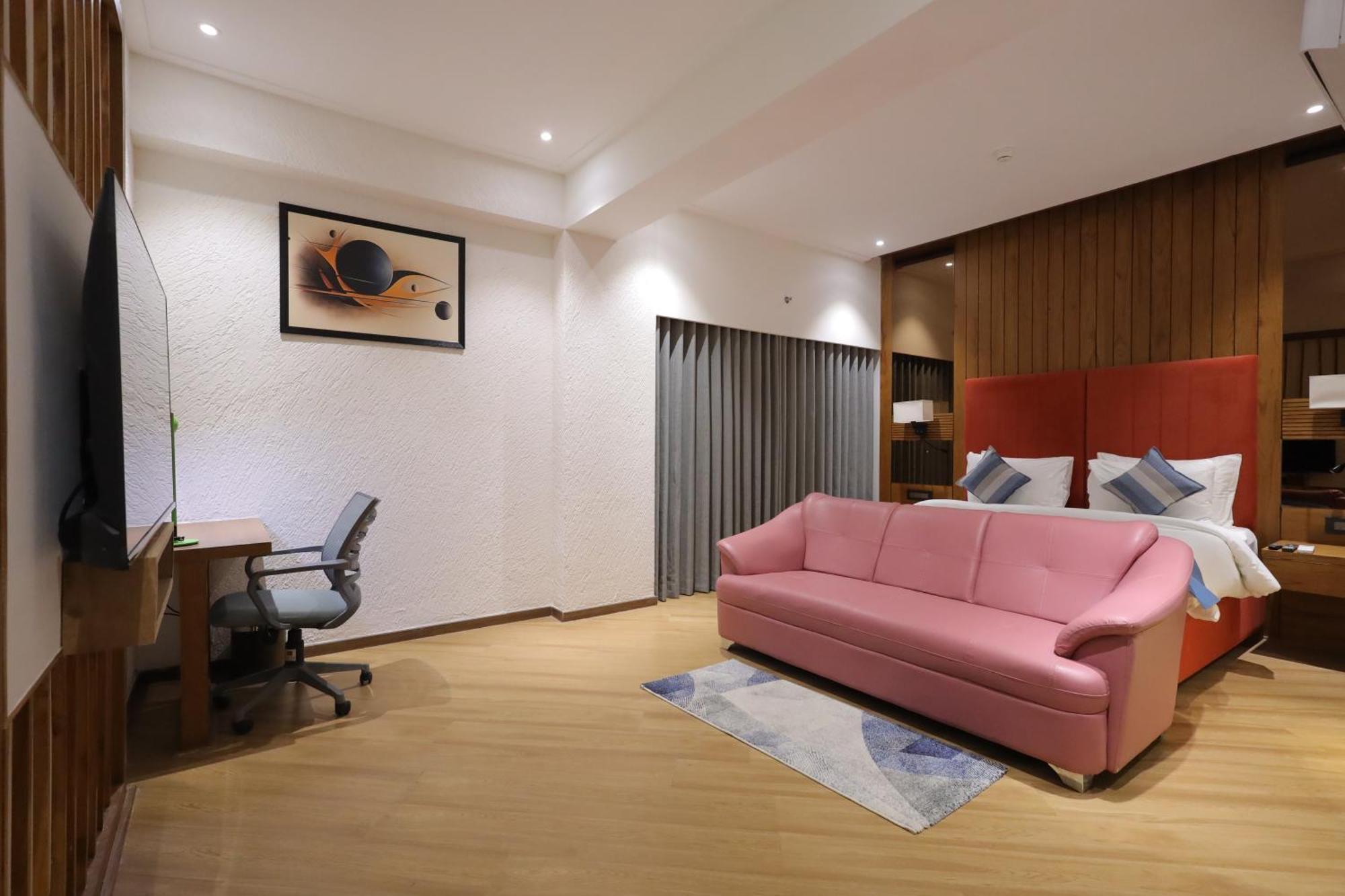Ramada Encore By Wyndham Viramgam エクステリア 写真