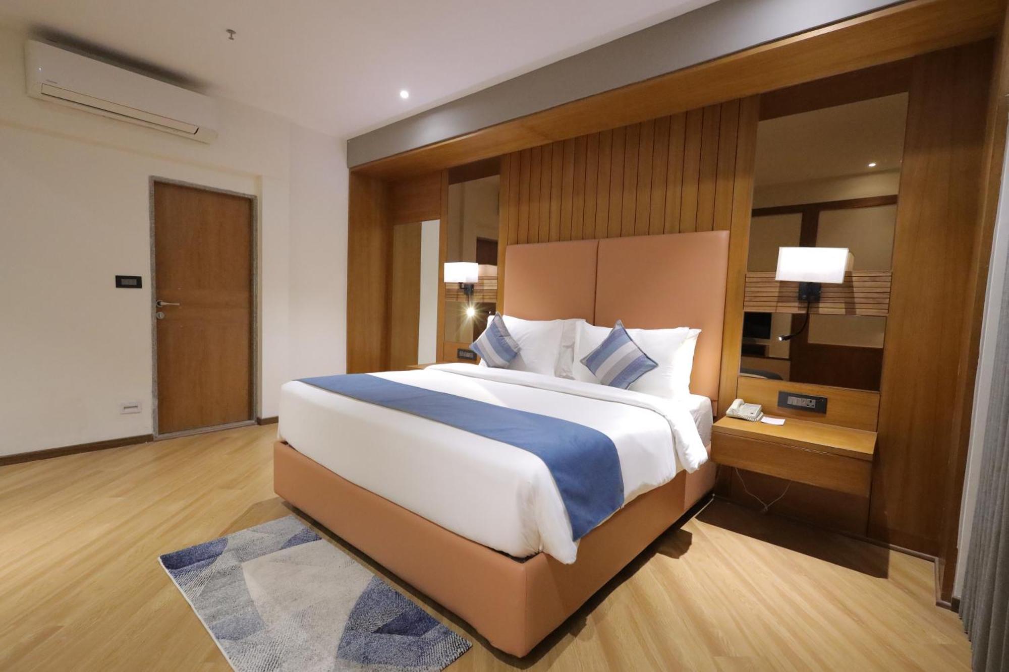Ramada Encore By Wyndham Viramgam エクステリア 写真